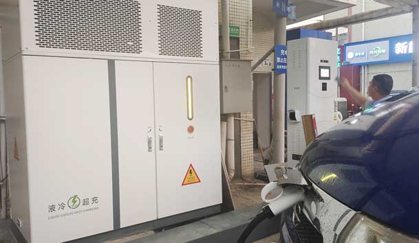 【重卡电动先锋】优越会300-400kW重卡充电桩：亮点与应用典范(图2)